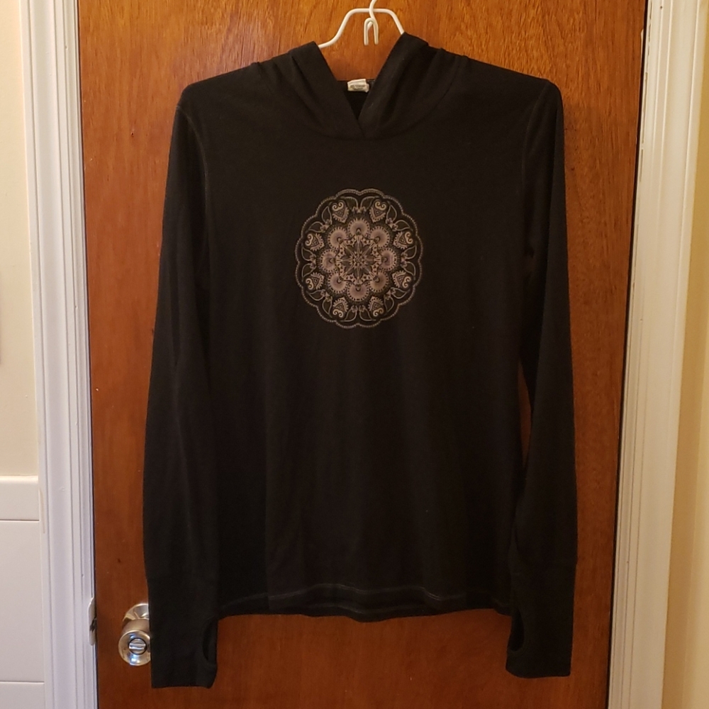 Alo Yoga Mandala Long sleeved Tee w/ Hood